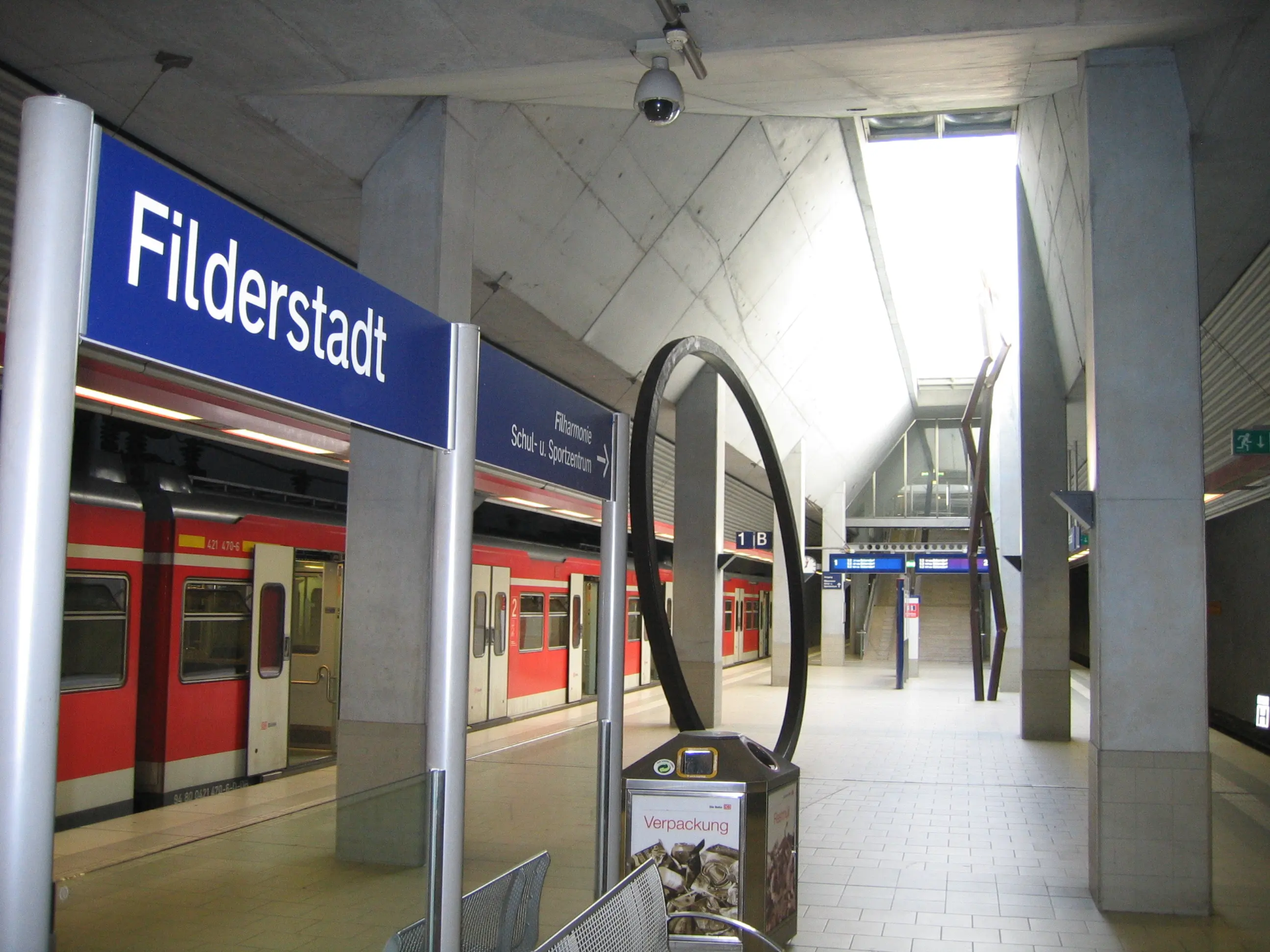 Wir sind für Sie vor Ort – Ihr Fliesenleger-Meisterbetrieb in Filderstadt und auf den Fildern. Bahnhof Filderstadt von Baron2105, lizenziert unter CC BY-SA 3.0 DE via Wikimedia Commons.  